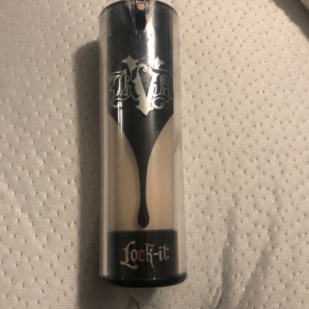 Kat von d lock I️t foundation